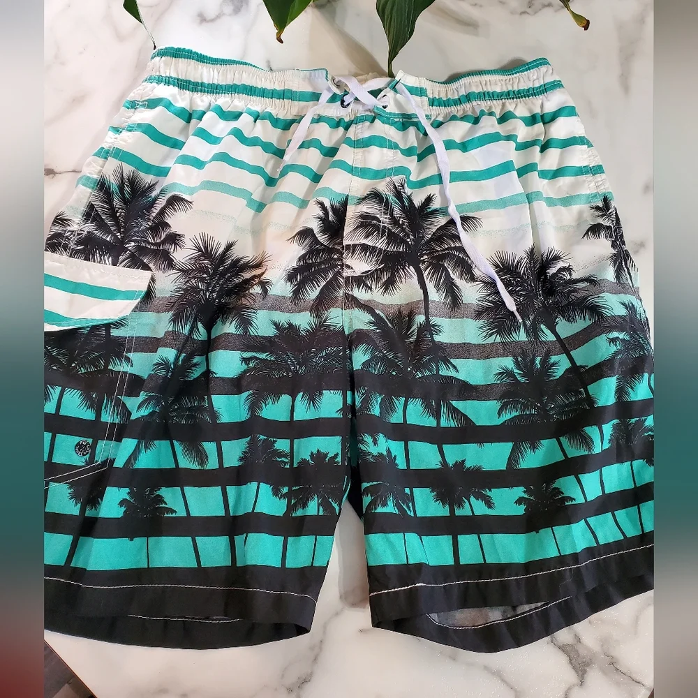 APTRO palm trees